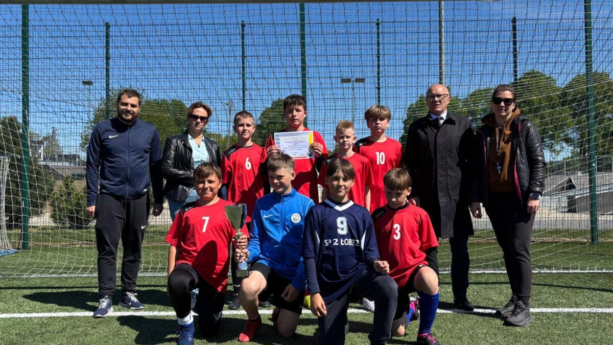 SP2 Łobez świętuje awans do półfinału Mistrzostw Województwa!