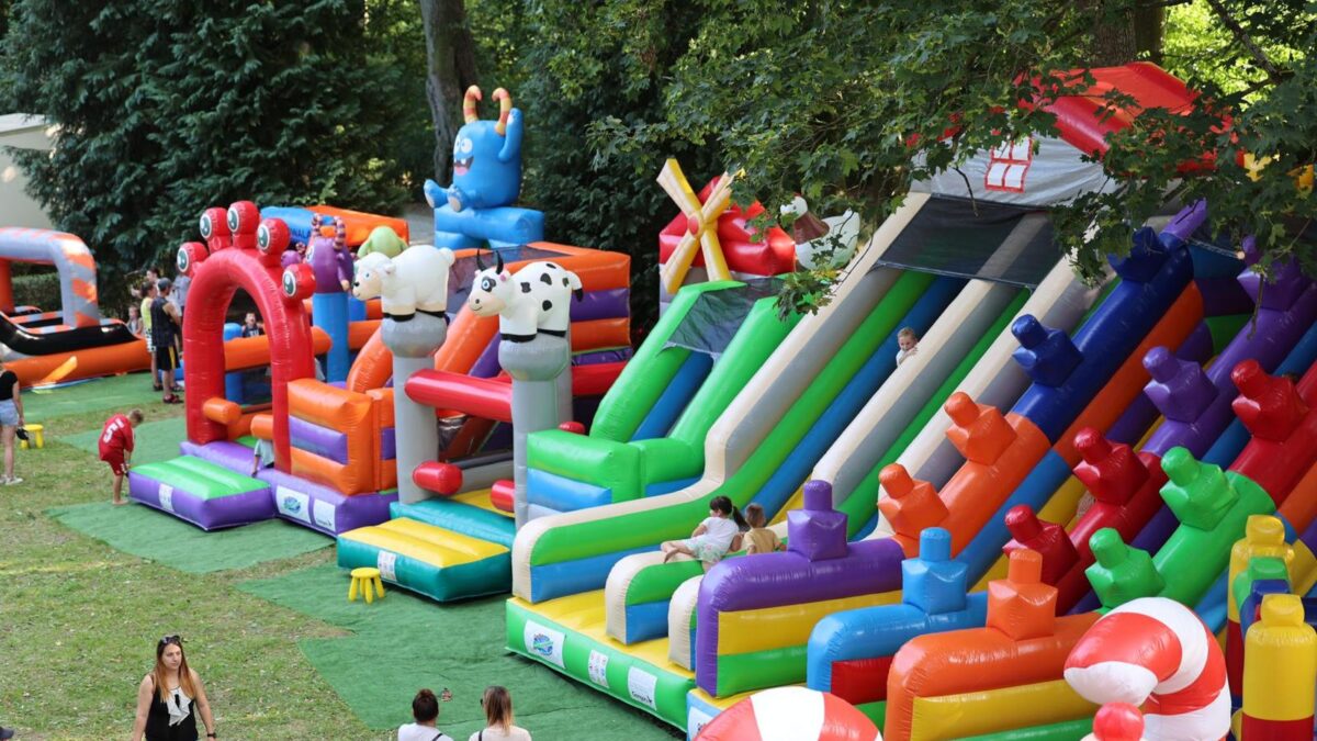 Wynajem dmuchanych atrakcji Giga Fun