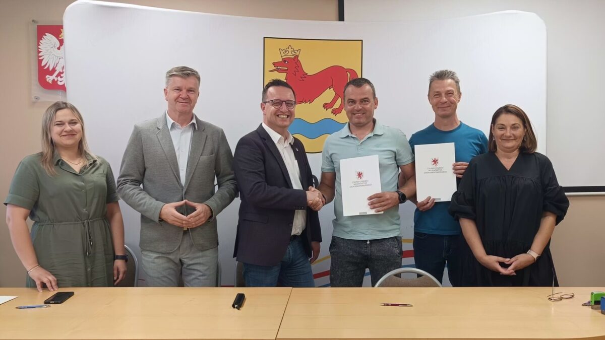 Inwestycje w przestrzeń sołecką – Granty Marszałka Województwa Zachodniopomorskiego dla Dargomyśla i Radowa Wielkiego