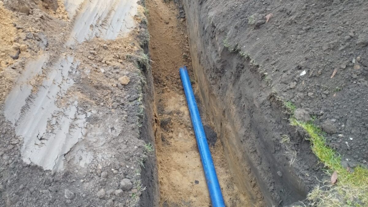 Prace nad rozbudową systemu wodociągowego w Błądkowie nabierają tempa