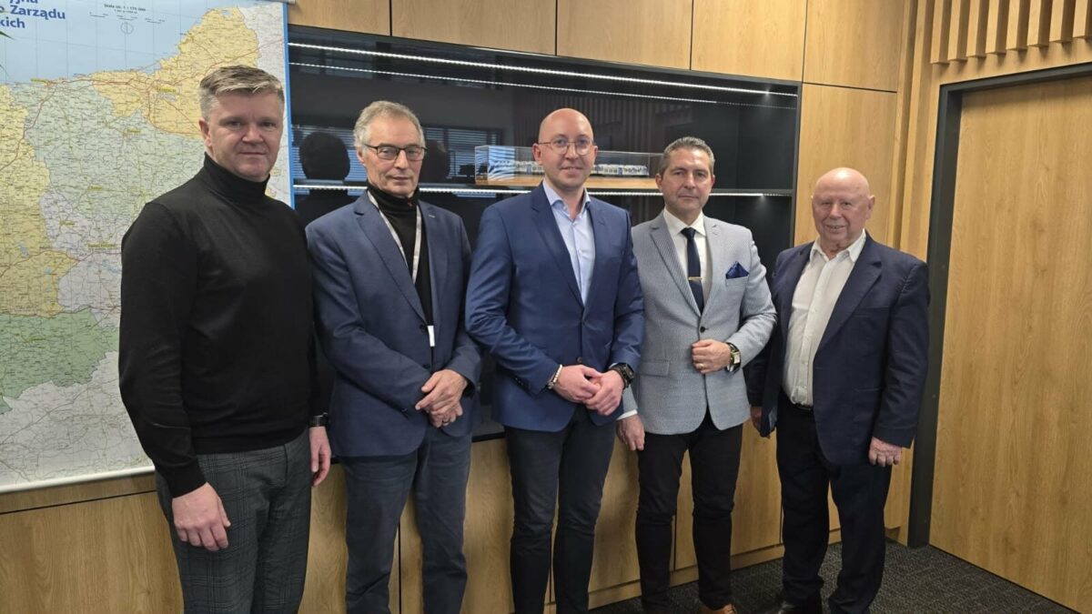 Spotkanie w sprawie przebudowy drogi wojewódzkiej nr 144 w Dobropolu