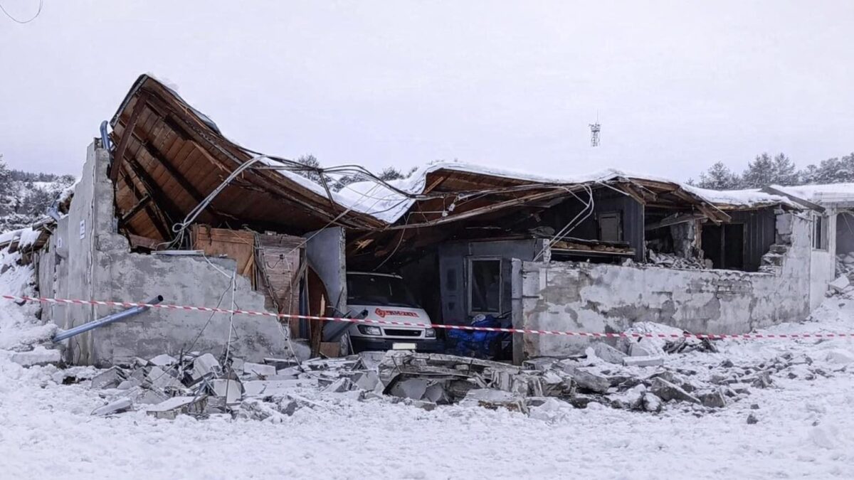 Zagrożenia wynikające z zalegania śniegu na dachach