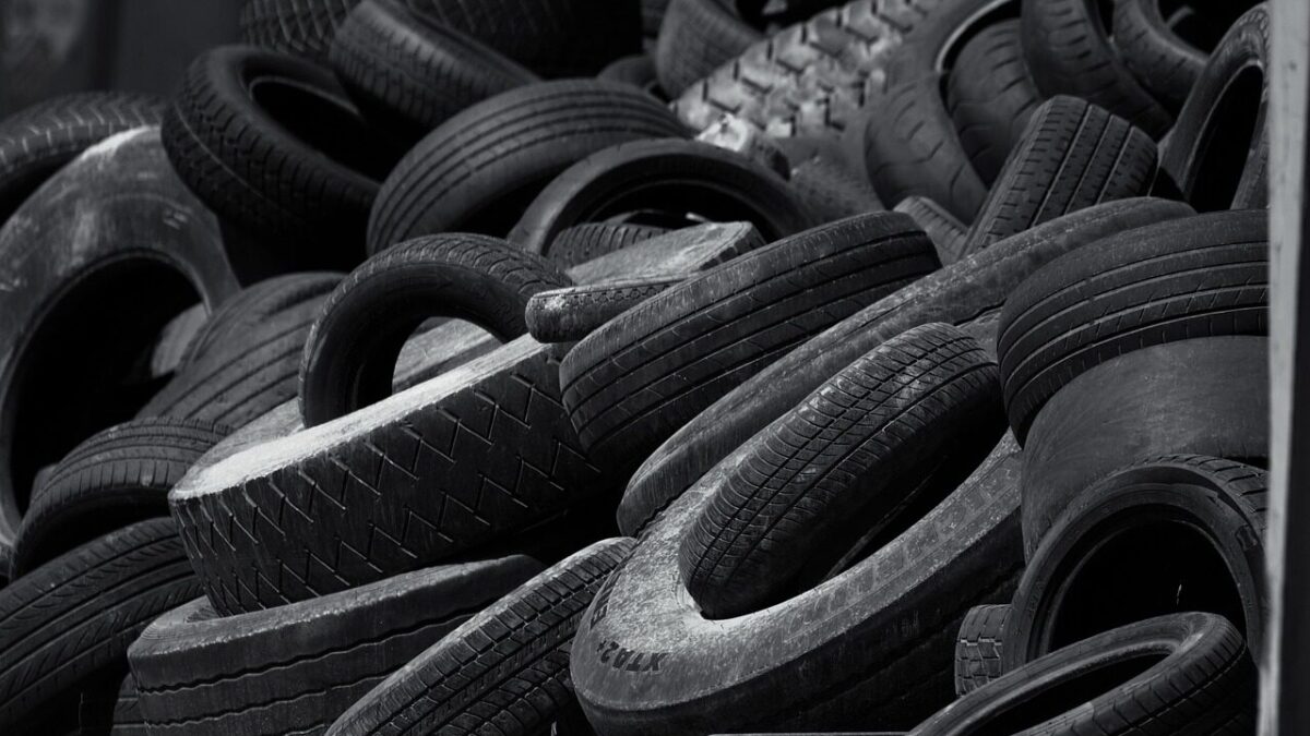 Zaniedbania w systemie gospodarki odpadami: Problem zużytych opon