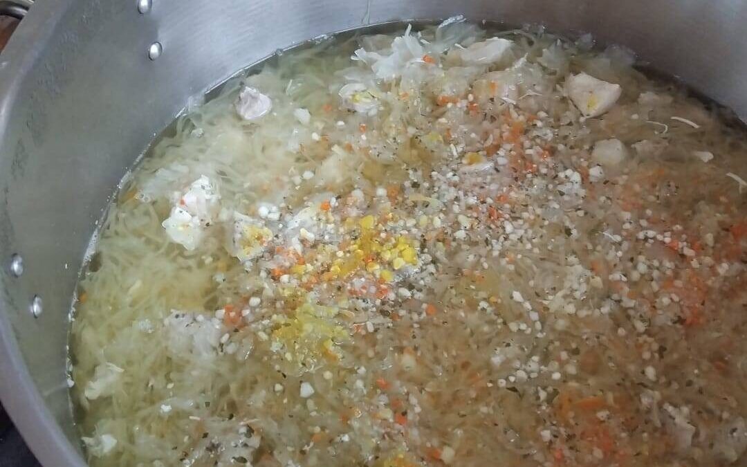 Rozgrzewający gest solidarności – Resko Maskuje zaprasza na kapuśniak