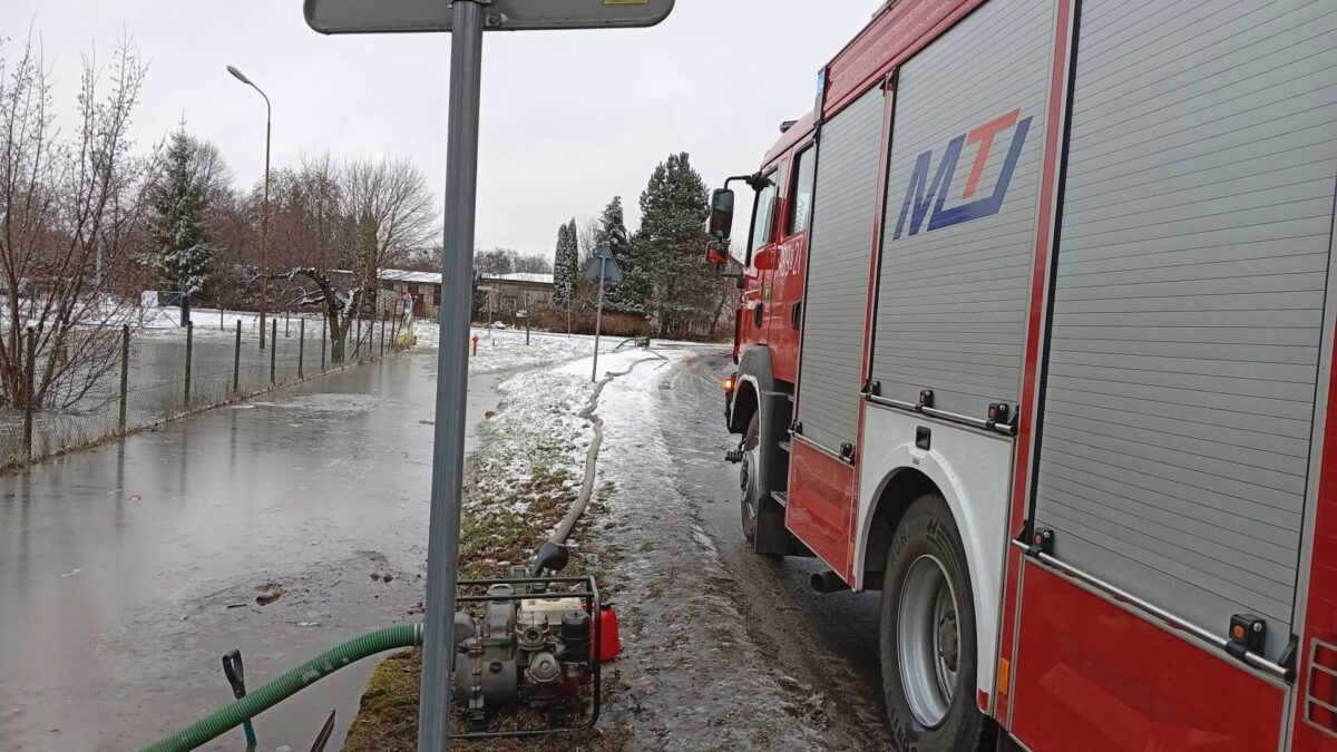 Działania OSP Radowo Małe w obliczu podtopień