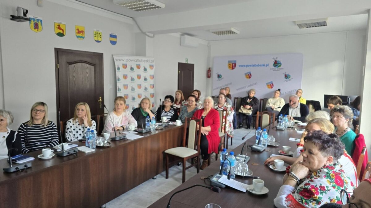 Nadanie wyrazu lokalnej tożsamości: Starostwo Powiatowe w Łobzie pracuje nad strojem ludowym