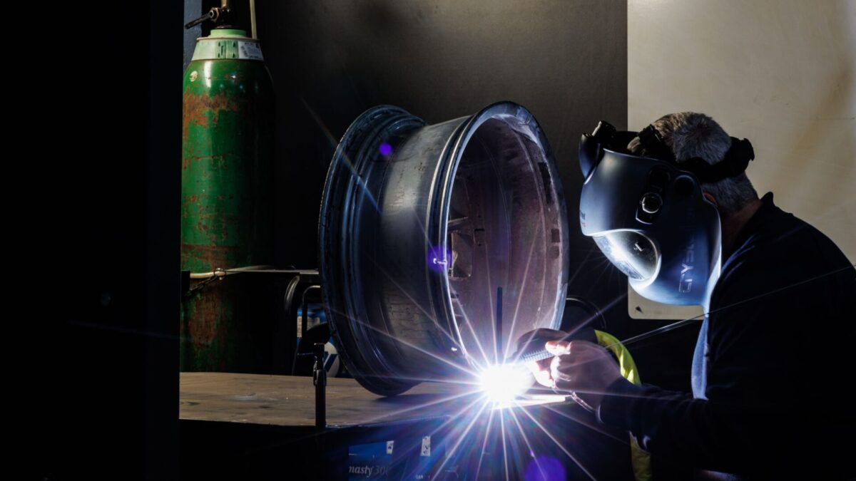 Niska stopa bezrobocia w Polsce nie dla każdego – młodzi na przegranej pozycji