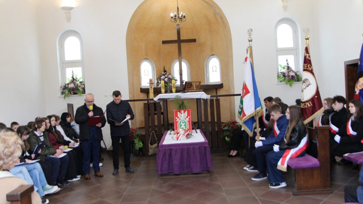 Łobez: Uroczystości upamiętniające 86. rocznicę masowej wywózki na Sybir